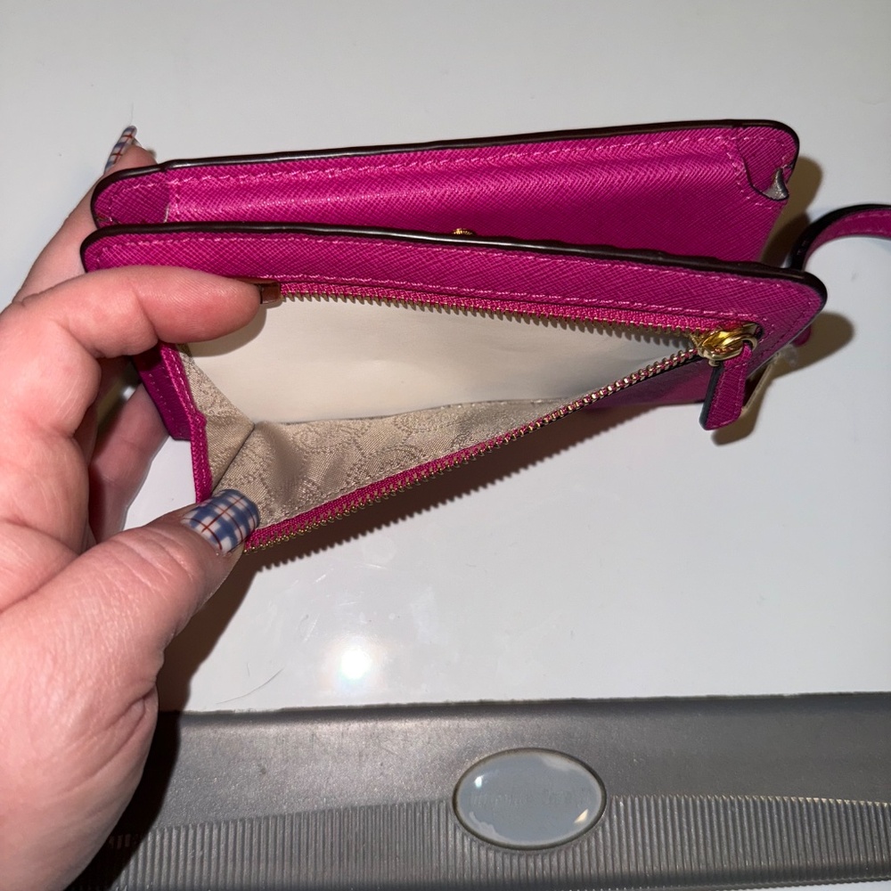 Authentic Michael Kors Wristlet - image 5